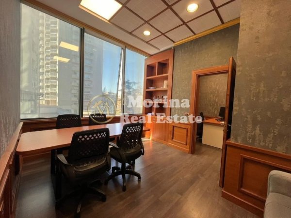 Tirane, jepet me qera ambjent biznesi Kati 2, 25 m² 650 € (Kullat Binjake)