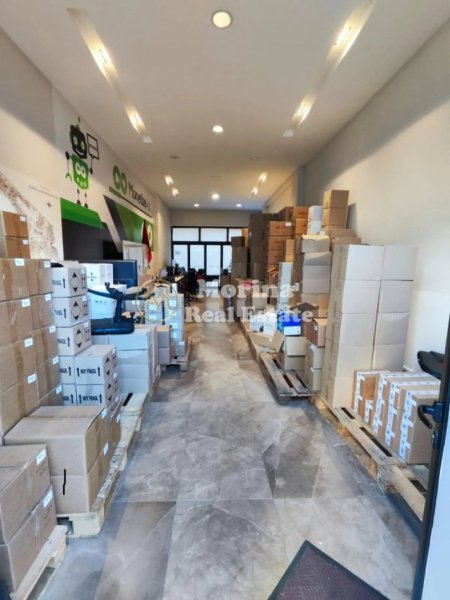 Shitet ambient Biznesi, Tek 21 Dhjetori ,215000 EURO