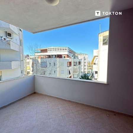 Tirane, shitet apartament 2+1 Kati 3, 99 m² 215.000 € (Liqeni i Thatë, Tiranë, TT 1851)