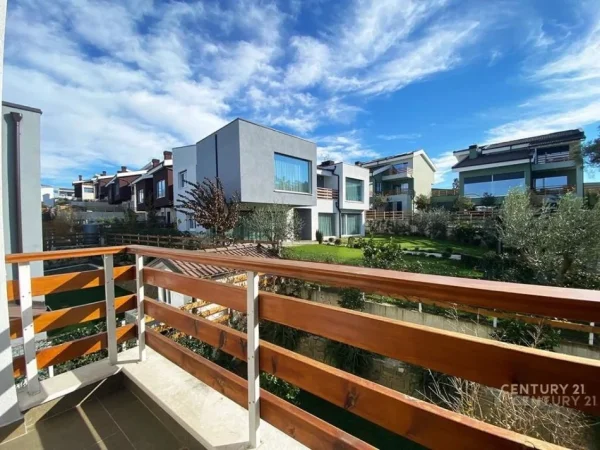 Tirane, shitet Vile 3+1+Aneks+Ballkon Kati 2, 250 m² 950.000 € (Long Hill, Qendra Tregtare TEG)