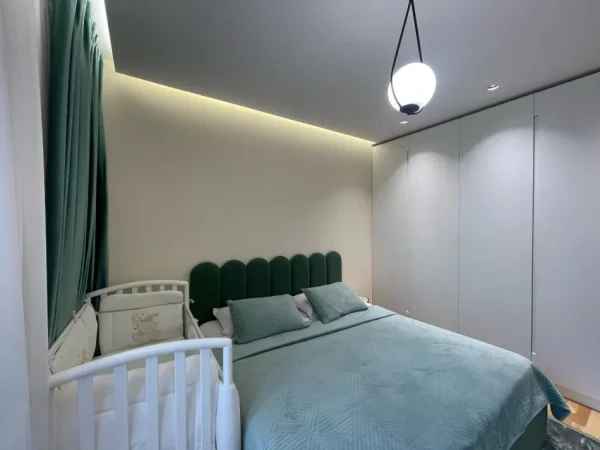 Tirane, shitet apartament 2+1+Ballkon Kati 1, 90 m² 285.000 € (Liqeni i That)