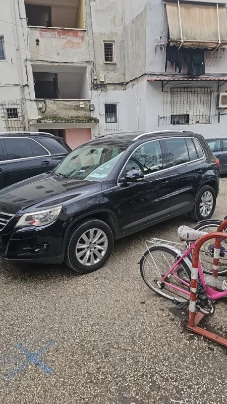 Tirane, shitet SUV | Fuoristrad | Xhip Volkswagen Tiguan Nafte, e zeze automatik Kondicioner 250.001 km 6,500 €
