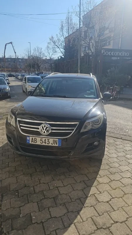 Tirane, shitet SUV | Fuoristrad | Xhip Volkswagen Tiguan Nafte, e zeze automatik Kondicioner 250.001 km 6,500 €