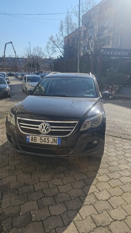 Tirane, shitet SUV | Fuoristrad | Xhip Volkswagen Tiguan Nafte, e zeze automatik Kondicioner 250.001 km 6,500 €