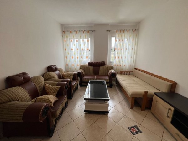 Tirane, jap me qera apartament 1+1+Ballkon Kati 6, 51 m² 350 € (Fresku)