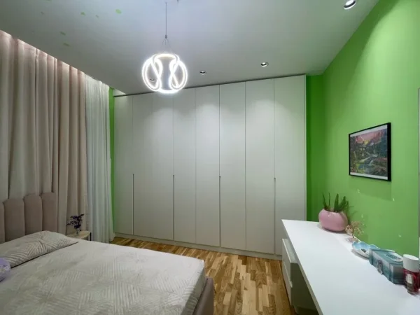 Tirane, shitet apartament 2+1+Ballkon Kati 4, 90 m² 285.000 € (Liqeni i Thate)