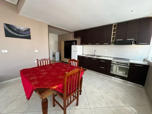 Tirane, shitet apartament 2+1+Ballkon Kati 4, 99 m² 180.000 € (Ndre Mjeda, prane Kompleksit Magnet)