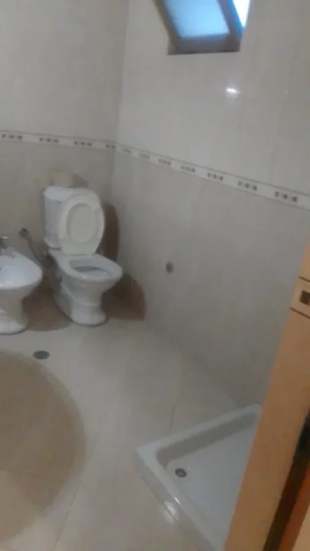 Tirane, jepet me qera apartament 1+1 Kati 3, 60 m² 350 € (rruga bajram allaraj)
