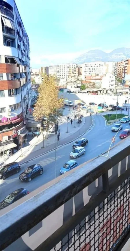Tirane, jepet me qera apartament 2+1+Ballkon Kati 4, 80 m² 500 € (Astir , te rrethi i Ozone)
