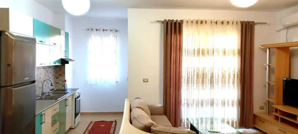 Tirane, jepet me qera apartament 2+1+Ballkon Kati 4, 80 m² 500 € (Astir , te rrethi i Ozone)