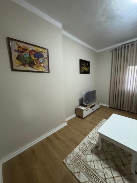 Tirane, jepet me qera apartament 1+1+Aneks+Ballkon Kati 5, 75 m² 550 € (Blv Bajram Curri, prane Kinema Agimi)