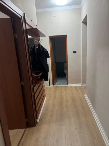 Tirane, jepet me qera apartament 1+1+Aneks+Ballkon Kati 5, 75 m² 550 € (Blv Bajram Curri, prane Kinema Agimi)