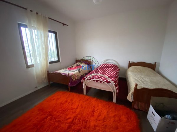 Durres, jepet me qera apartament 2+1 Kati 2, 140 m² 300 € (Ish Keneta)