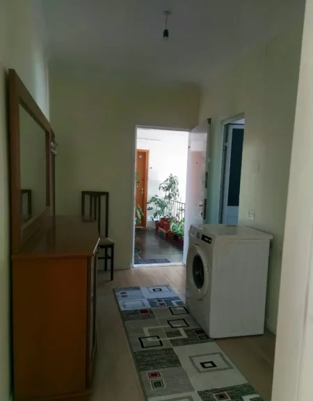Tirane, jepet me qera apartament 1+1+Ballkon Kati 5, 60 m² 450 € (Ali Demi prane Shkolles Kushtrimi i Lirise)