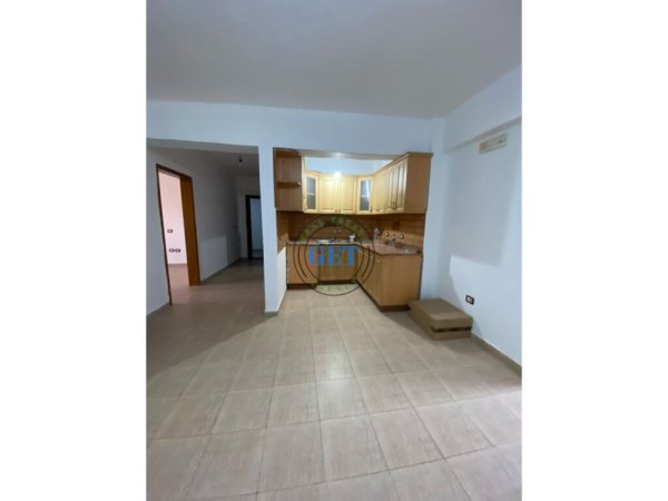 Durres, shitet apartament 2+1 Kati 5, 86 m² 85.000 € (Stadiumi)