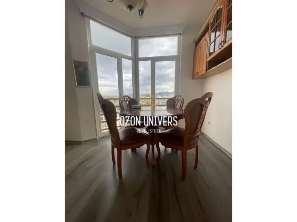 Tirane, jepet me qera apartament 2+1 , 120 m² 550 € (Rruga e Kavajes)