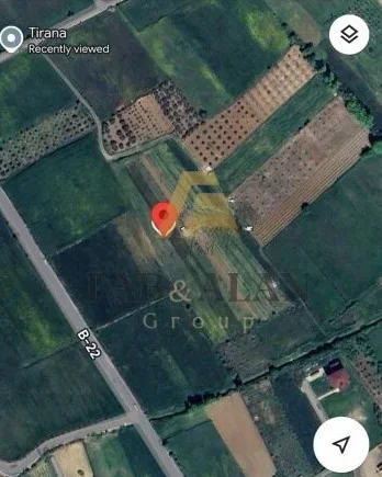 Tirane, shitet toke , 4.900 m² 294.000 € (Vishnje)