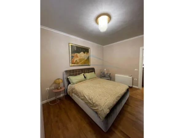 Tirane, shitet apartament 2+1+Ballkon Kati 2, 116 m² 250.000 € (Liqeni i Thate)