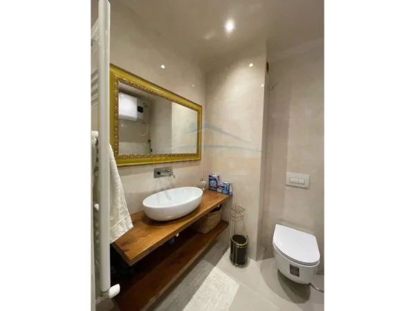 Tirane, shitet apartament 2+1+Ballkon Kati 2, 116 m² 250.000 € (Liqeni i Thate)