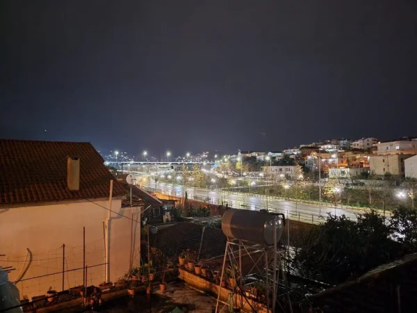 Tirane, jepet me qera apartament 2+1+Ballkon Kati 3, 100 m² 350 € (ALI DEMI)