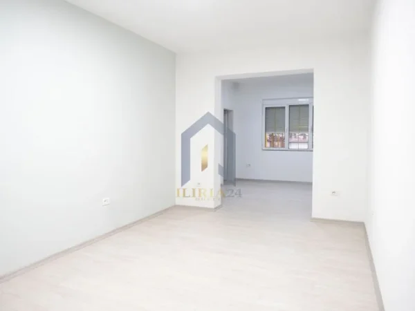 Tirane, jap me qera 2+1 Kati 6, 95 m² 900 € (Sheshi Willson)