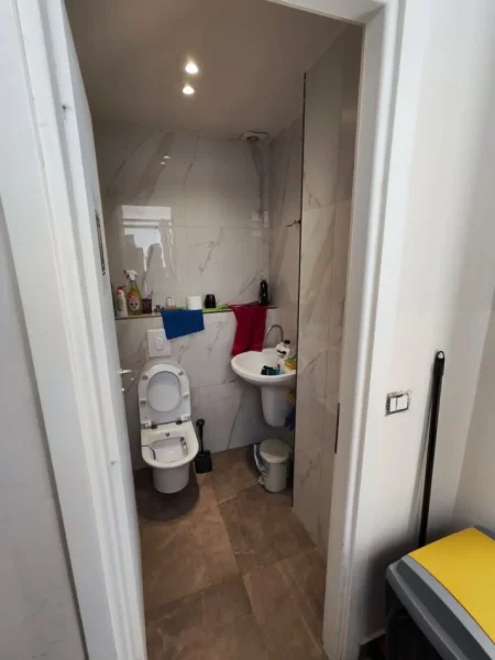 Tirane, shitet zyre Kati 0, 86 m² 215.000 € (21 DHJETORI)