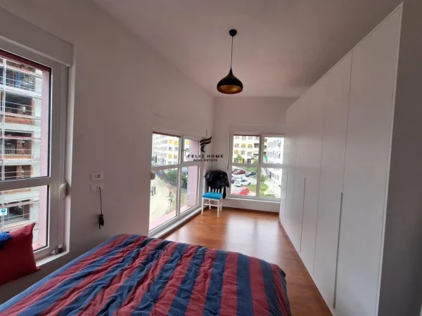 Tirane, jepet me qera apartament 2+1+Ballkon Kati 5, 85 m² 600 € (ALI DEMI)