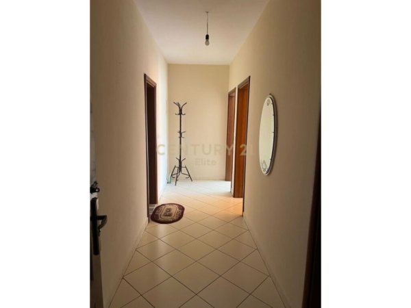Tirane, jepet me qera apartament 2+1 Kati 8, 105 m² 450 € (Astir)