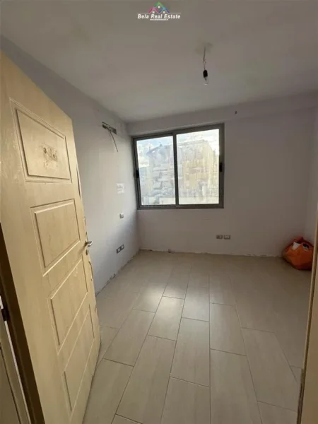 Tirane, jepet me qera zyre Kati 5, 87 m² 600 € (rruga e elbasanit)
