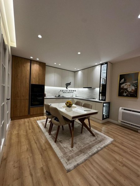 Tirane, shitet apartament 2+1+Ballkon Kati 7, 112 m² 261.000 € (XHAMLLIK)