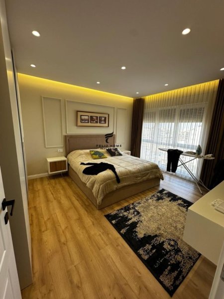 Tirane, shitet apartament 2+1+Ballkon Kati 7, 112 m² 261.000 € (XHAMLLIK)