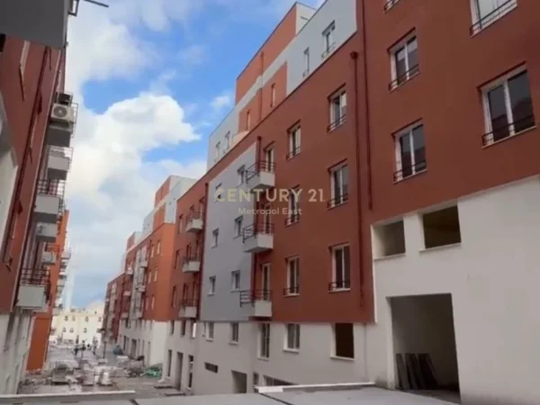 Tirane, shitet apartament 2+1+Ballkon Kati 4, 67 m² 155.000 € (Selite)