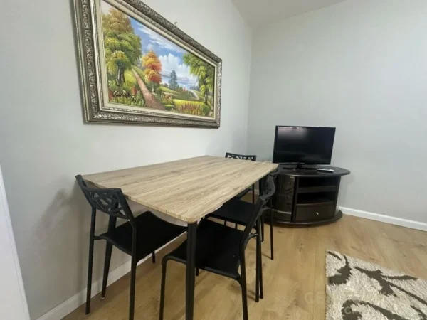 Tirane, jepet me qera apartament 1+1 Kati 4, 59 m² 550 € (21 Dhjetori)
