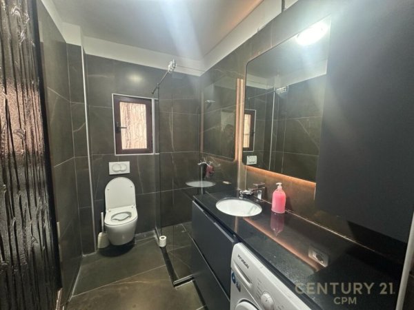 Tirane, jepet me qera apartament 1+1 Kati 4, 59 m² 550 € (21 Dhjetori)