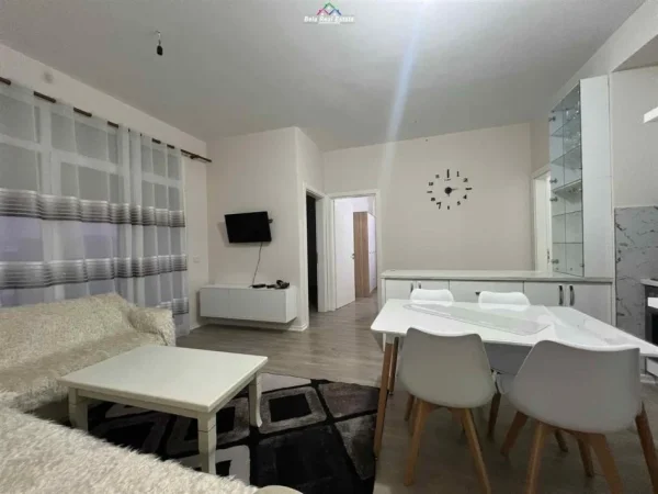 Tirane, jepet me qera apartament 3+1 Kati 9, 97 m² 600 € (Fusha E Aviacionit)
