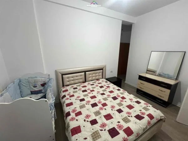Tirane, jepet me qera apartament 3+1 Kati 9, 97 m² 600 € (Fusha E Aviacionit)