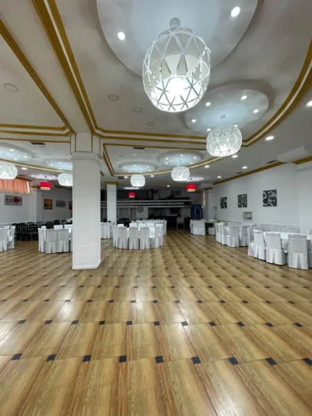 Tirane, jepet me qera Kati 0, 550 m² 3.000 € (siri kodra , nenstacioni elektrik)