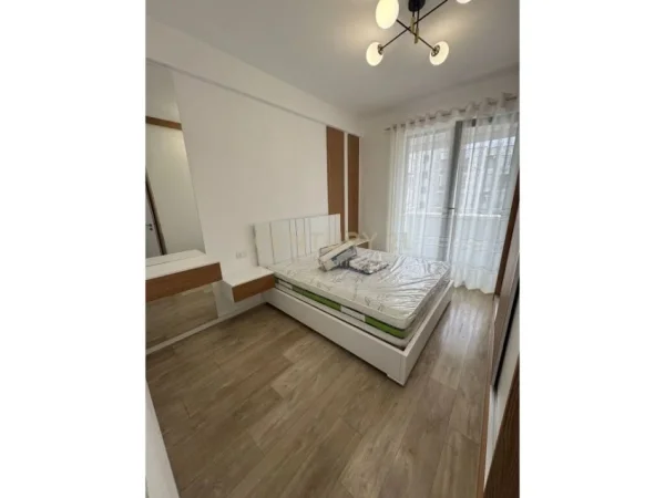 Tirane, jepet me qera apartament 1+1+Ballkon Kati 5, 68 m² 500 € (Astir)