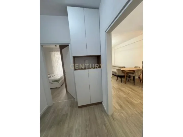 Tirane, jepet me qera apartament 1+1+Ballkon Kati 5, 68 m² 500 € (Astir)