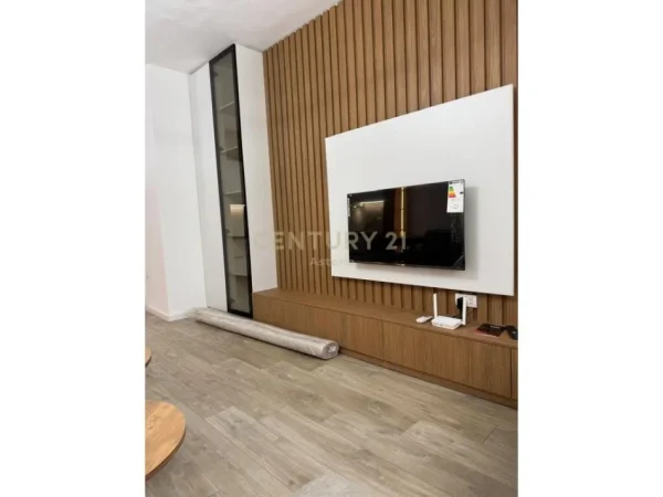 Tirane, jepet me qera apartament 1+1+Ballkon Kati 5, 68 m² 500 € (Astir)