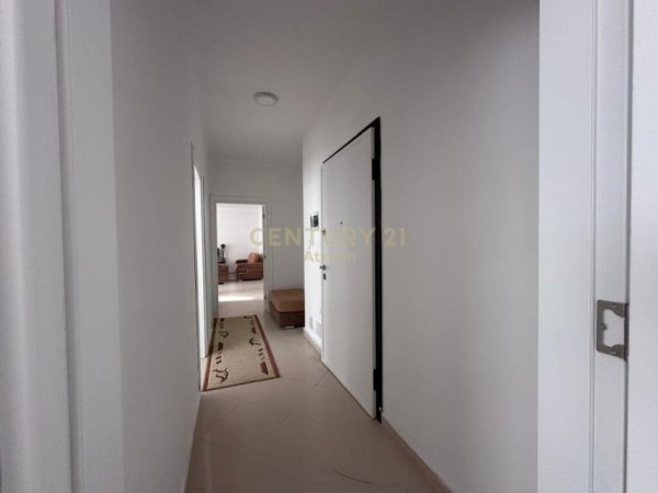 Tirane, jepet me qera apartament 2+1 Kati 3, 105 m² 420 € (Fresk)