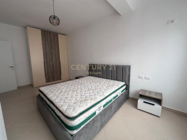 Tirane, jepet me qera apartament 2+1 Kati 3, 105 m² 420 € (Fresk)