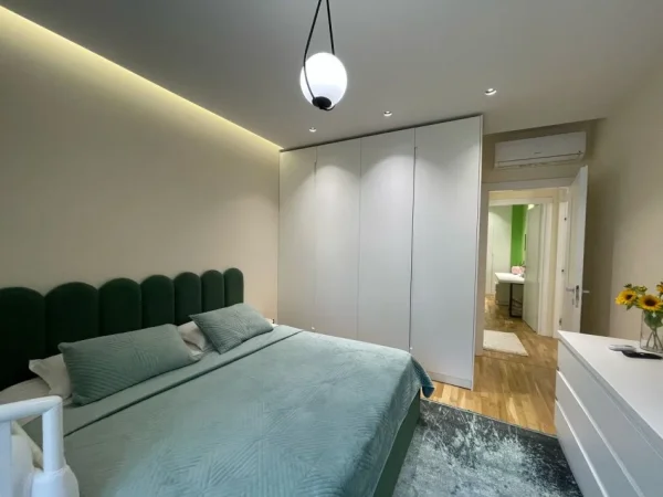 Tirane, shitet apartament 2+1+Ballkon , 90 m² 285.000 € (Liqeni i Thate)