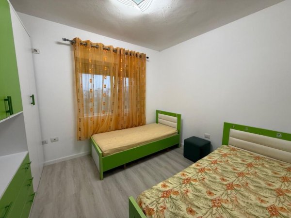 Tirane, jepet me qera apartament 2+1 Kati 5, 101 m² 700 € (Kopshti Bootanik)