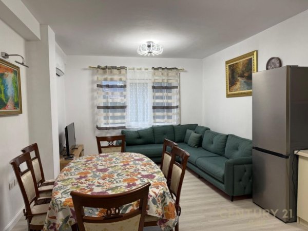 Tirane, jepet me qera apartament 2+1 Kati 5, 101 m² 700 € (Kopshti Bootanik)