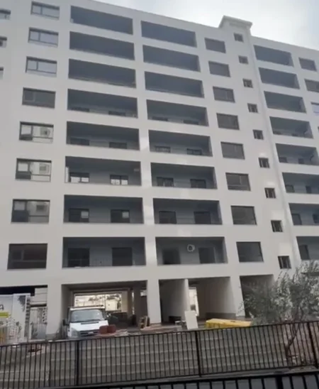 Tirane, shitet apartament 2+1 Kati 5, 110 m² 75.000 € (Rruga Teuta)