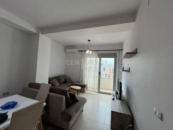 Tirane, jepet me qera apartament 1+1 Kati 8, 70 m² 550 € (Rruga Siri Kodra)