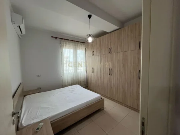 Tirane, jepet me qera apartament 1+1 Kati 8, 70 m² 550 € (Rruga Siri Kodra)
