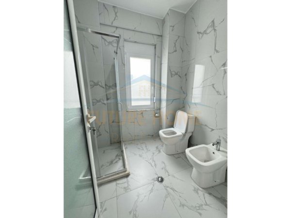 Tirane, jepet me qera apartament 2+1 Kati 6, 100 m² 500 € (ktthesa e kamzes)