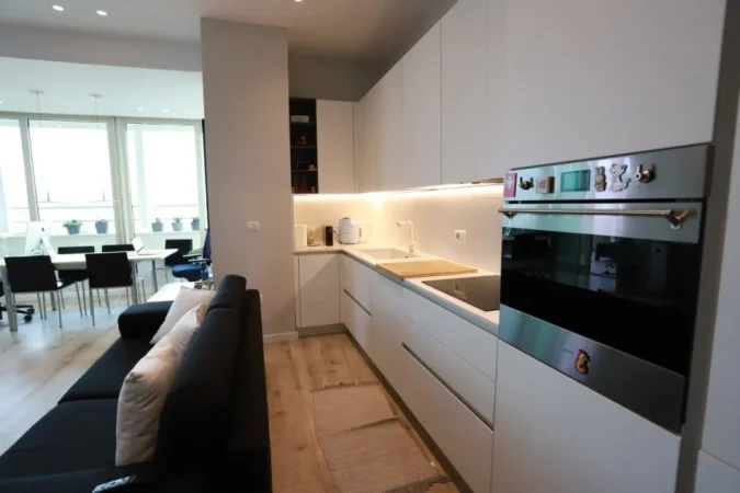Tirane, jepet me qera apartament 2+1+Aneks+Ballkon Kati 12, 137 m² 1.000 € (Vila Gold)